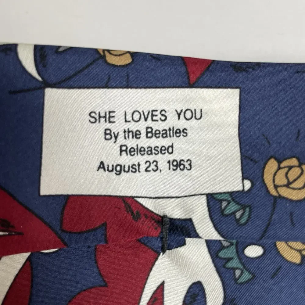 The Beatles SHE LOVES YOU 100% Silk Neck Tie 1991 Apple Corps Limited - Picture 3 of 7